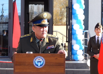 Камчыбек Ташиев: «Студент болуп келип, сойкулук менен алектенип кетип жаткан кыздар көбөйдү»