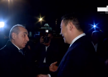 Садыр Жапаровду Азербайжанда кандай тосуп алышты? (видео)