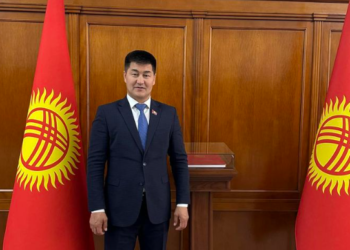 Шайлообек Атазов Жапаров менен Ташиевге кайрылуу жасап, Матраимов боюнча маалымат берди