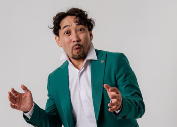 Кайрат Примбердиев Бишкекте 100дөн ашуун окуучу менен жолугуп, суроолоруна жооп берди