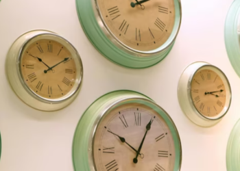 Депутат убакытты 1 саатка артка жылдыруу демилгесин колдоо керектигин айтты