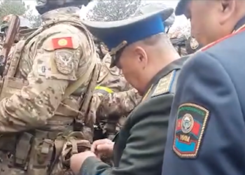 Ташиев: «Мурда милиция кызматкерлерине эмес, чек арачыларга бронежилет жетпейт эле»