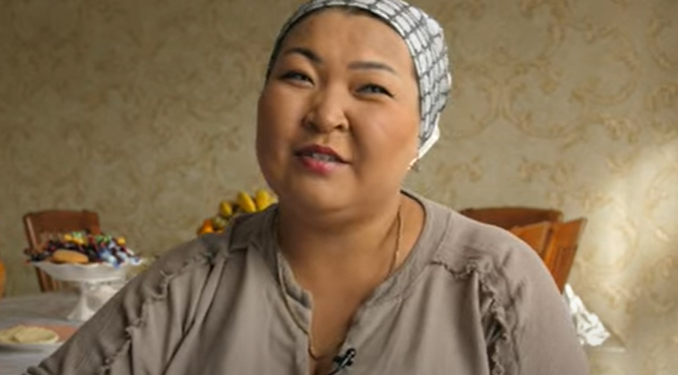 Орусиялык белгилүү режиссер бир түндө жылдыз болгон Бегимай Турусбекова тууралуу тасма тартты (видео)