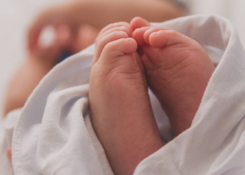 Бишкектеги таштандыдан табылган ымыркайдын атын Садыр коюшту