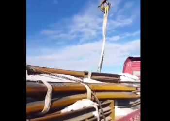 Ашыкча жүк жүктөп асфальт жолго чыккан унааларга айып пул салынып жатат (видео)