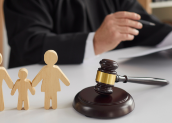 Таласта алимент төлөбөй жүргөн атанын карызы 600 миң сом болуп кеткен