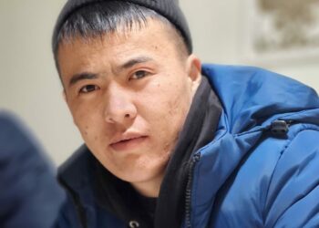 «Дааватка кеттим деген». Оштон Бишкекке кеткен Нурсултан Абдыраев майдан бери дайынсыз болуп жатат