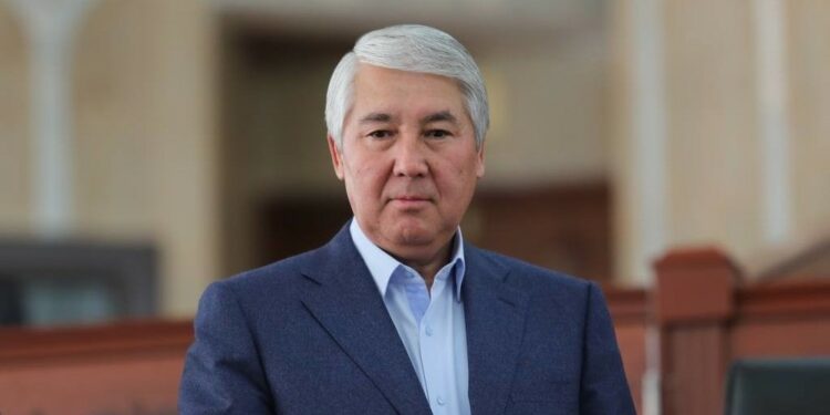 Элдик курултайда улуттук кеңештин төрагасы болуп Мыктыбек Абдылдаев шайланды