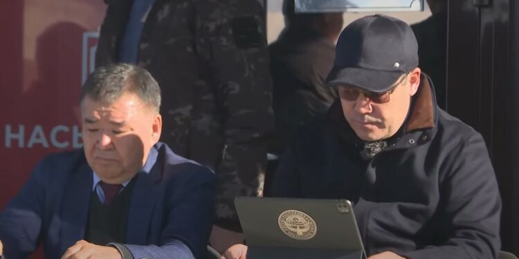 Садыр Жапаров соодагерлер июлга чейин патент менен иштей турганын айтты