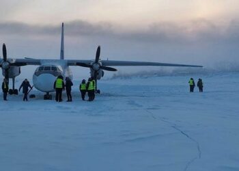 Якутияда учак тоңгон дарыяга конду
