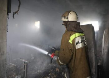 Бишкекте кийим тигүүчү цехтен өрт чыкты