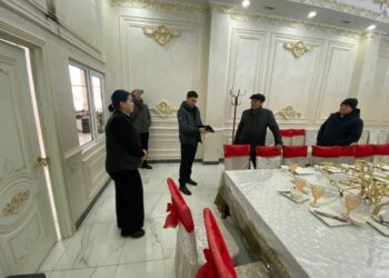 Бишкектеги ресторандардын бири тамак-аш калдыгын канализацияга төккөн. Айып салынды