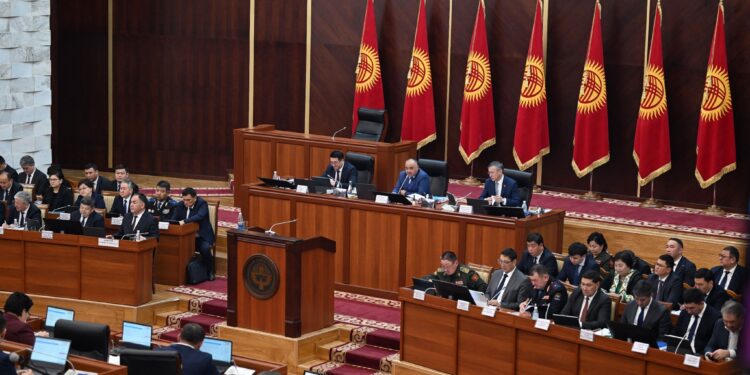 Жогорку Кеңеш республикалык бюджеттин долбоорун жактырды