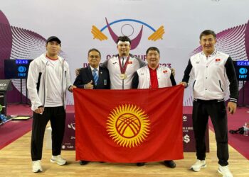 Сүйүнчү! Оор атлетчи Дохада алтын жана күмүш медаль жеңди (сүрөт)