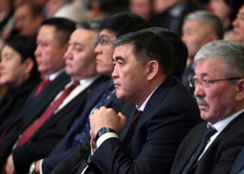 Элдик курултайдын биринчи күнү кандай өттү? Сүрөт