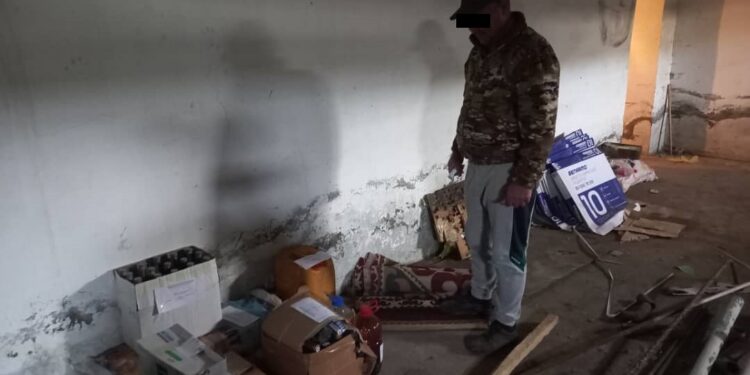 Сузакта 2 жаран мыйзамсыз спирт ичимдиктерин өндүрүп жүргөн делүүдө