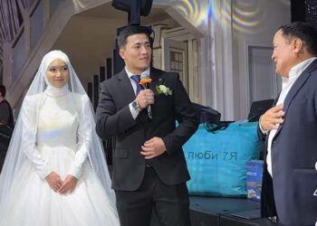 Акжол Махмудовдун бир тууганы Сыймык Махмудов үйлөндү (видео)