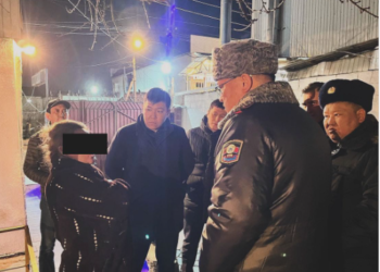 Биринчи Май РИИБдин башчысы менен акимдин орун басары сойкуканаларга каршы рейд жүргүзүштү