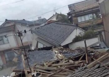 Японияда жер титирөөдөн каза болгондордун саны көбөйдү (видео)