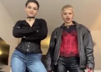 «19 жылдан кийин жолугушкан». Эгиздер бирин-бири ТикТок аркылуу таап алышкан