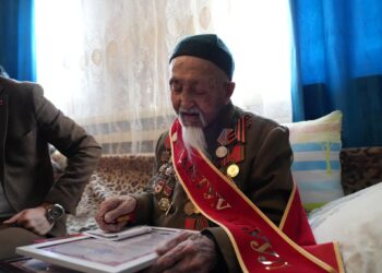 Чүйдө Ата Мекендик согуштун эң улуу ардагерине үй белек кылышты (видео)