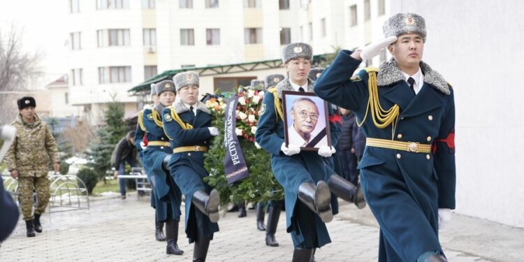 Кыргыз эл сүрөтчүсү Муса Абдиев акыркы сапарга узатылды (сүрөт)