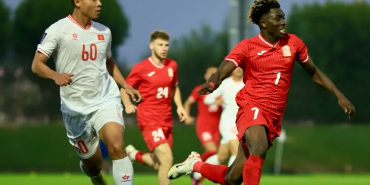 Футбол: Улуттук курама команда Вьетнамды утуп алды