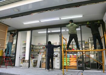 Ошто мыйзамсыз курулуштарды бузуу уланууда. Бул жолу соода борбор бузулду