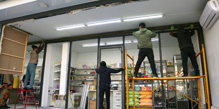 Ошто мыйзамсыз курулуштарды бузуу уланууда. Бул жолу соода борбор бузулду