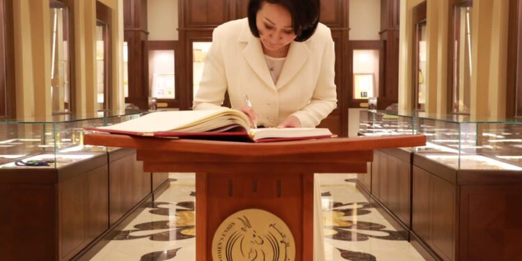 Айгүл Жапарова Араб Эмираттарына барды (сүрөт)