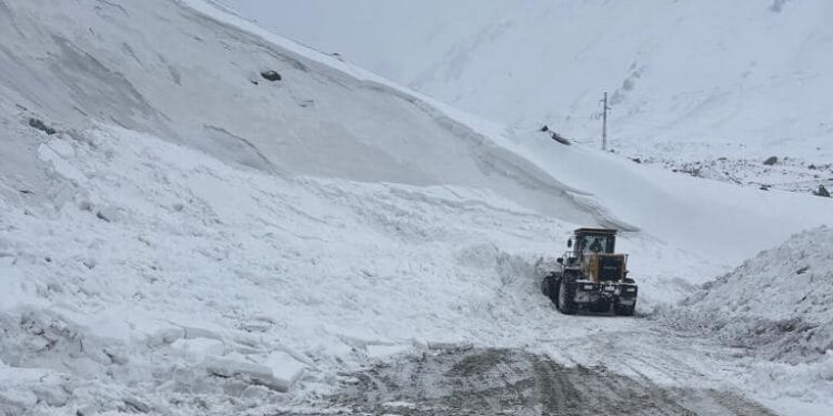 Шашылыш билдирүү: Төө-Ашууда кар көчкү түшүп, жол убактылуу жабылды