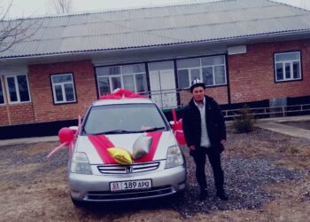 Лейлекте имамга унаа белек кылышты (сүрөт)