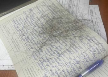 Улуттук госпиталдын дарыгерине бейтаптын тууганы кол салган видео жарыяланды