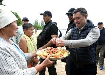 Садыр Жапаровдун президенттик мөөнөтүнүн үчүнчү жылы сүрөттөрдө