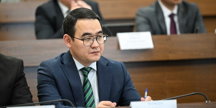 «ЖМКлар жөнүндө» мыйзам долбоору комитеттик жыйында колдоо тапты