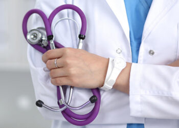 Өлкөдө 626 менчик клиника текшерилип, анын 216сынын лицензиясы жок болуп чыкты