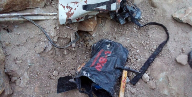 Казакстанда ичиндеги адамдар менен чуңкурга кирип кеткен автобус. Каза болгондордун буюмдары табылды