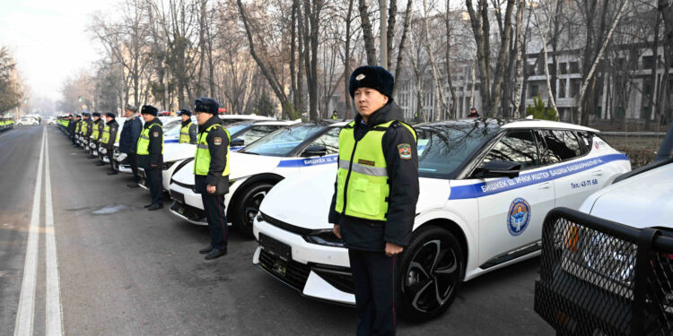 Акылбек Жапаров: «Баткенде милициянын катардагы инспектору 2019-жылы 24 миң сом алса, азыр 80 миң сомдой алат»