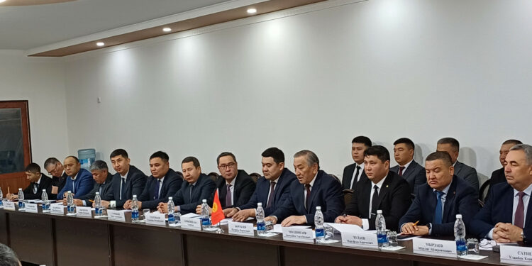 Топографиялык жумушчу топтор кыргыз-тажик чек арасынын 38,35 чакырымын макулдашты