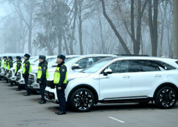 Ички иштер министрлигине унаалар тапшырылды (сүрөт)