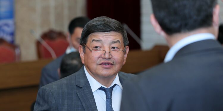 Акылбек Жапаров Казакстанга иш сапары менен барат. Эмнелер пландалып жатат?