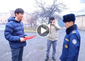 Депутат Кокулов эрдик кылган куткаруучуга ыраазычылык кат тапшырды