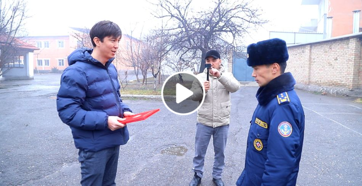 Депутат Кокулов эрдик кылган куткаруучуга ыраазычылык кат тапшырды