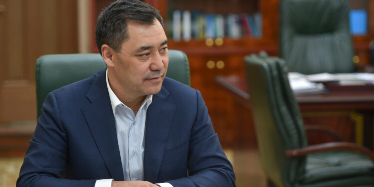 Садыр Жапаровдун жаңы жылдык эс алуу күндөрдү үй-бүлөсү менен өлкөдө өткөрөрү маалымдалды