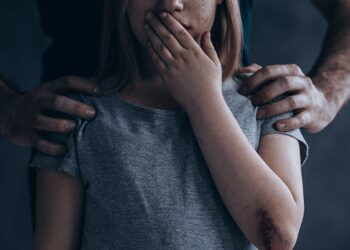 Кыргызстанда зордукчуларга жаза күчөтүлдү. Садыр Жапаров мыйзамга кол койду