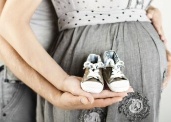 Кош бойлуулук жана төрөт боюнча жөлөк пул жогорулады