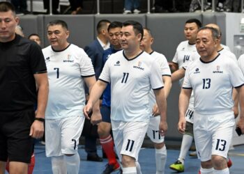 Садыр Жапаров: «Камчыбек Ташиевге “Кыргыз футбол федерациясынын башына өзүң барчы” дедим»