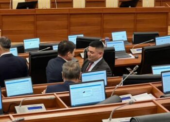 Жогорку Кеңеш башкы прокурорго Эмил Жамгырчиевди жоопко тартууга макулдук берди