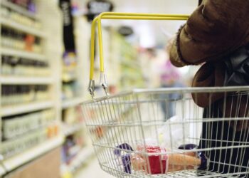 Кыргызстанда 2023-жылы жашоо минимум 7681 сомду түздү