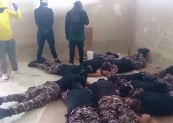 Эквадордо куралчан адамдар түз эфирде телеканалды басып алышты